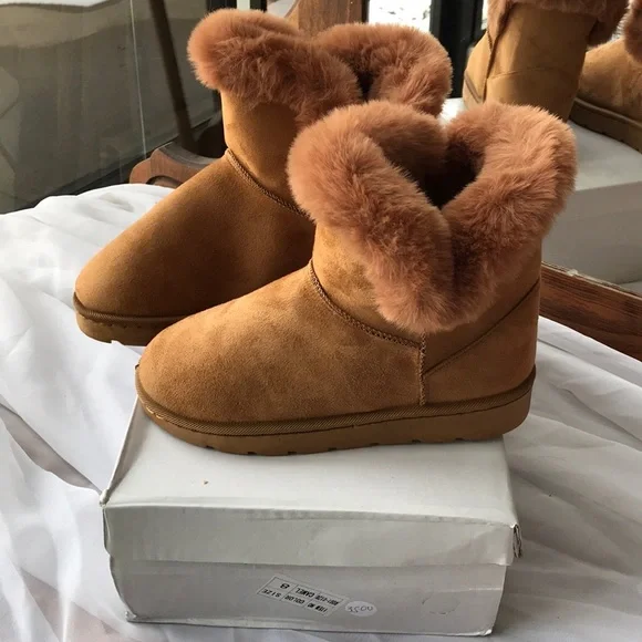 Yelete Cozy Slippers - Size 7 - Picture 1 of 3